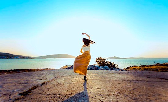 faith-quotes-woman-dancing